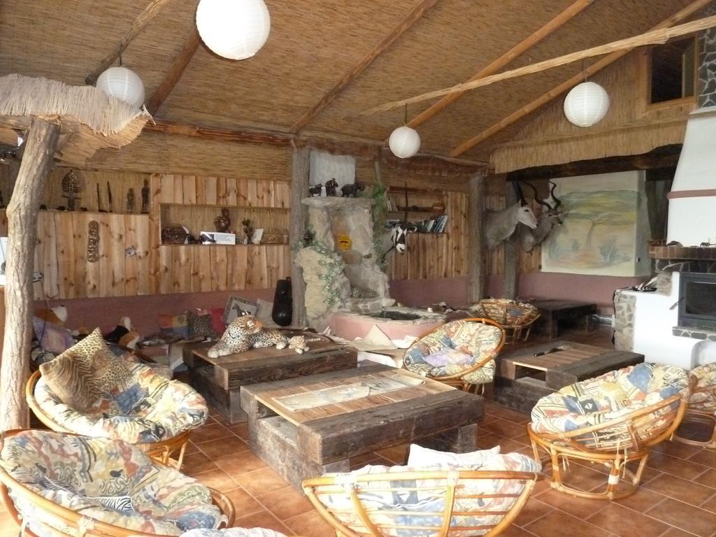 Q Ranch Hotel Bezdekov  Ngoại thất bức ảnh
