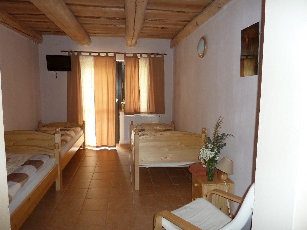 Q Ranch Hotel Bezdekov  Ngoại thất bức ảnh